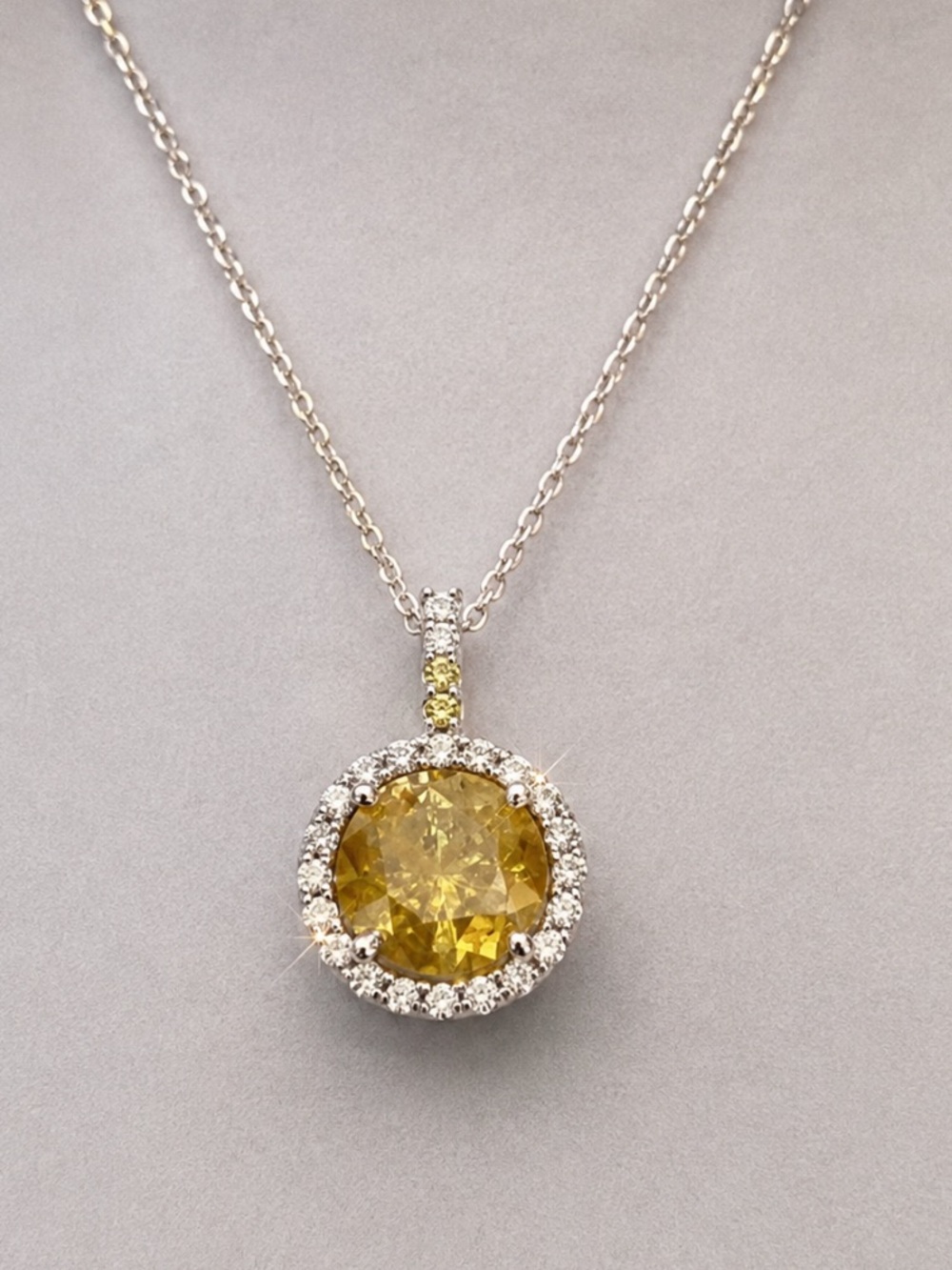 New Natural Diamond 2.40 carat yellow yellow diamonds 14k white Gold